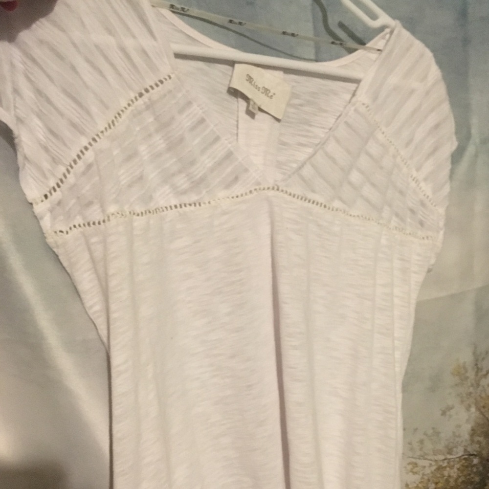 Miss Me white shirt. Dress up or down. Like New!